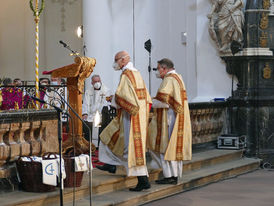 Diakonenweihe im Fuldaer Dom (Foto: Karl-Franz Thiede)